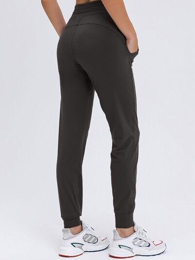 Chic and Functional: Trendy Tied Joggers with Versatile Pockets