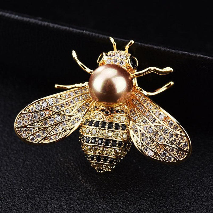 Elegant Crystal Bee Brooch: Elevate Your Style