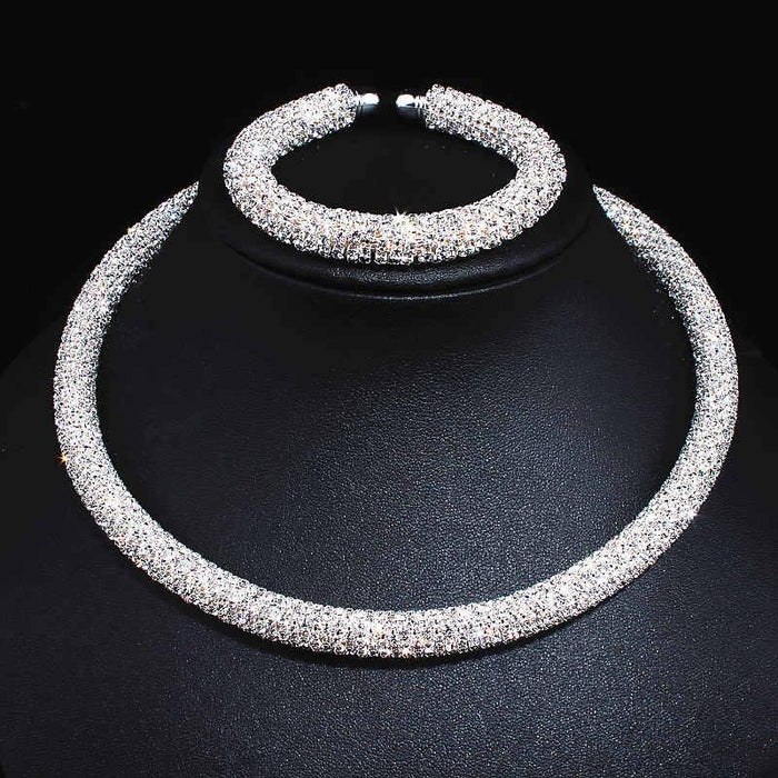 Luxurious Crystal Choker Necklace - Timeless Elegance for the Modern Woman