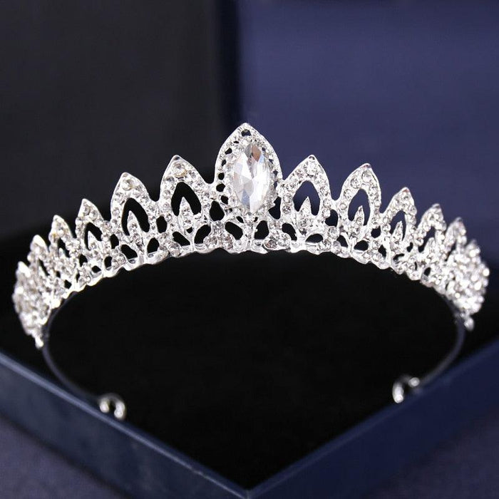 Elegant Silver Rhinestone Tiara - Glamorous Hair Accessory for Special Occasions