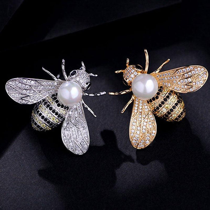 Chic Crystal-Encrusted Bee Brooch for Timeless Sophistication