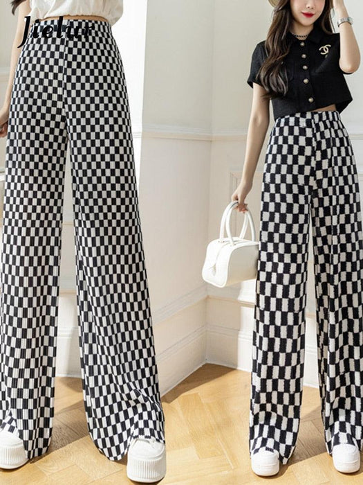 Trendy Black Checkerboard Wide-Leg Trousers for Petite Women in Korean Street Style