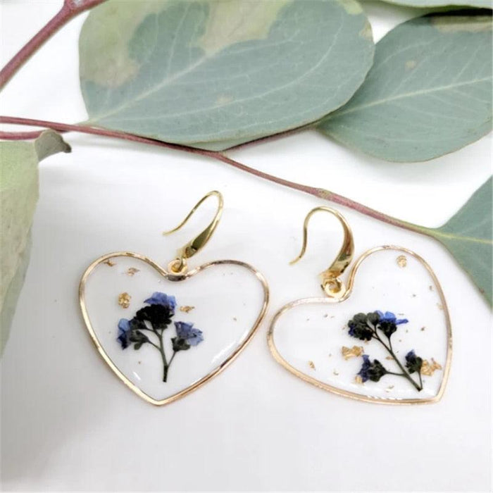 Timeless Forget-Me-Not Heart-Shaped Resin Earrings - Meaningful Gift for Graduations & Romantic Occasions