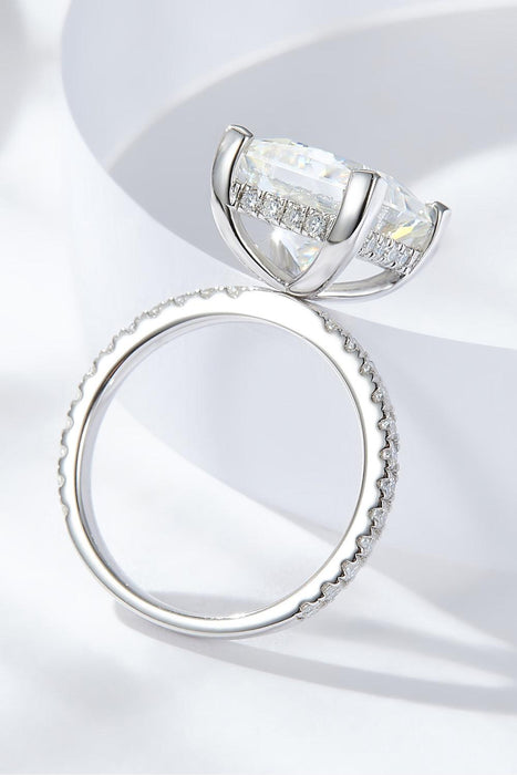 Elegant 5.52 Carat Moissanite Ring in Platinum-Plated Sterling Silver - A Timeless Lab-Diamond Masterpiece