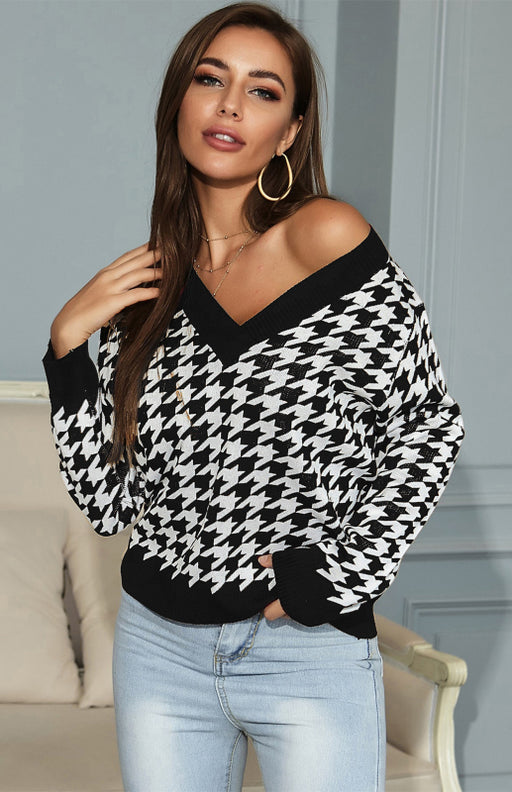 Sophisticated V-Neck Houndstooth Sweater in Black for Women